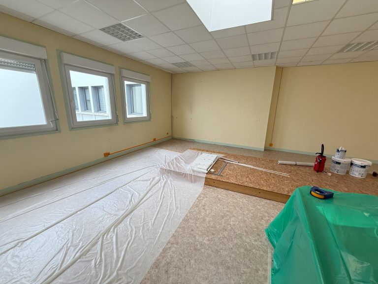 Peinture salle de réunion à Touraine — avant travaux