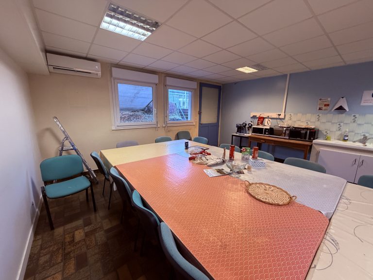 Rénovation salle de repos salariés à Tours — avant travaux