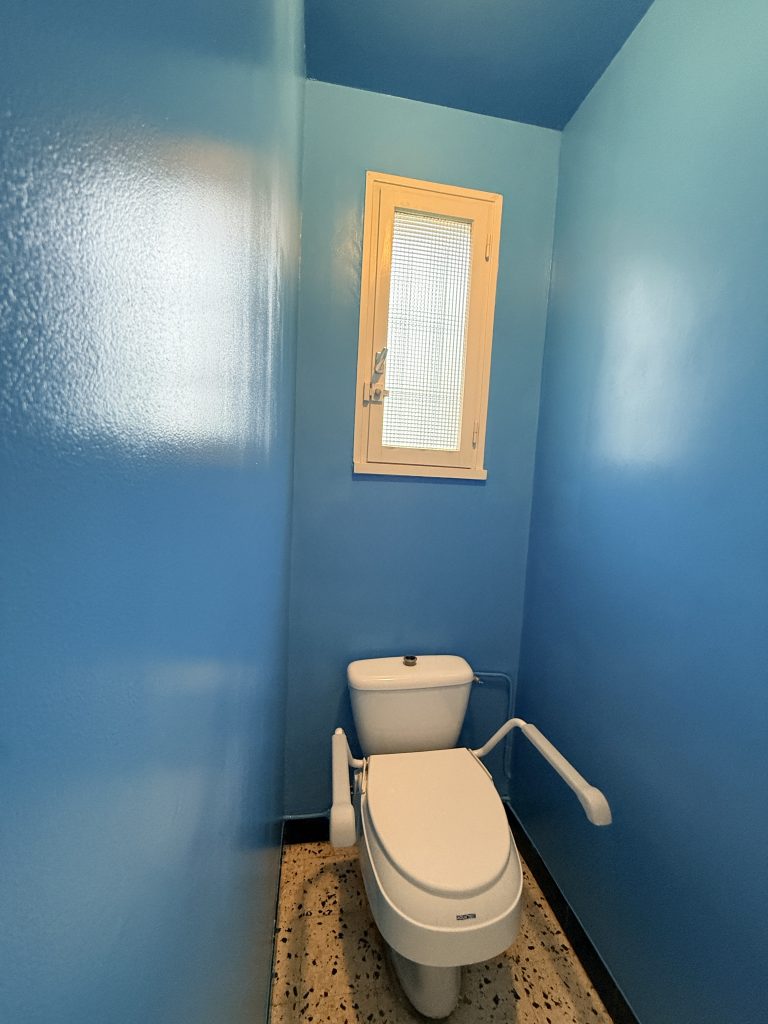 Rénovation sanitaire à Tours — après travaux, réalisée par Quidservices