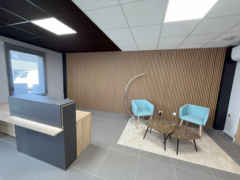 Rénovation accueil à Tours — après travaux, réalisée par Quidservices