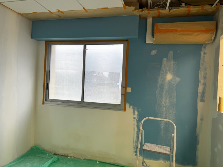 Peinture d'une pièce à Tours — avant travaux