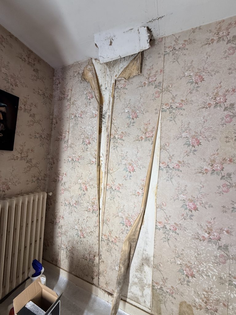 Rénovation suite dégâts des eaux à Tours — avant travaux