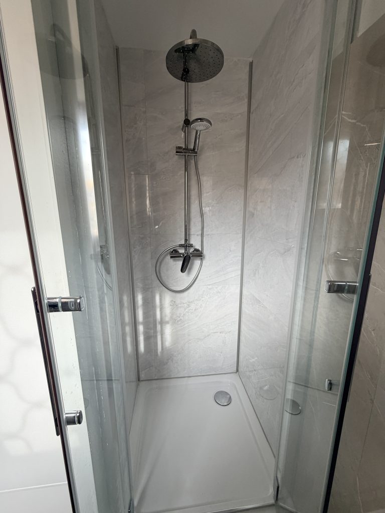 Rénovation Salle de bain à Montpellier — après travaux, réalisée par Quidservices