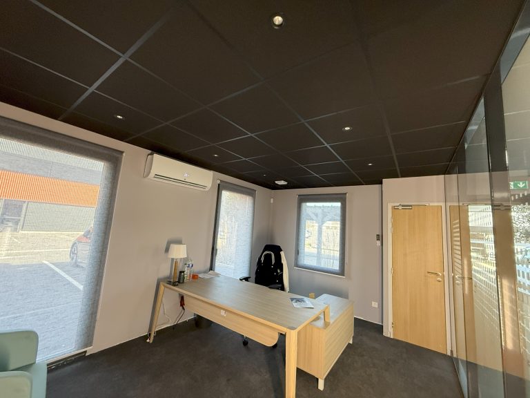 Finition nouveau bureau à Touraine — après travaux, réalisée par Quidservices