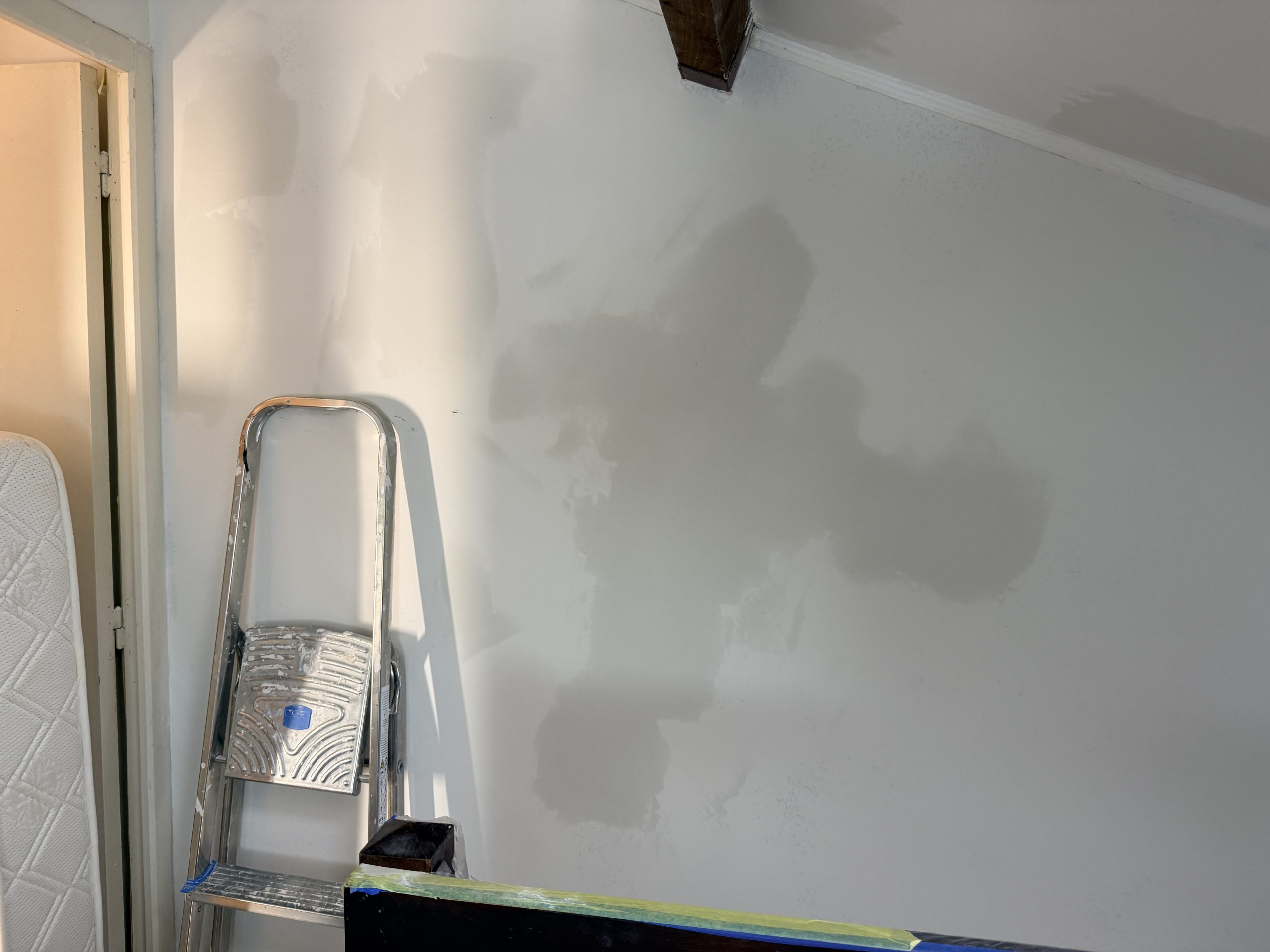 Retouche d'enduit avant peinture