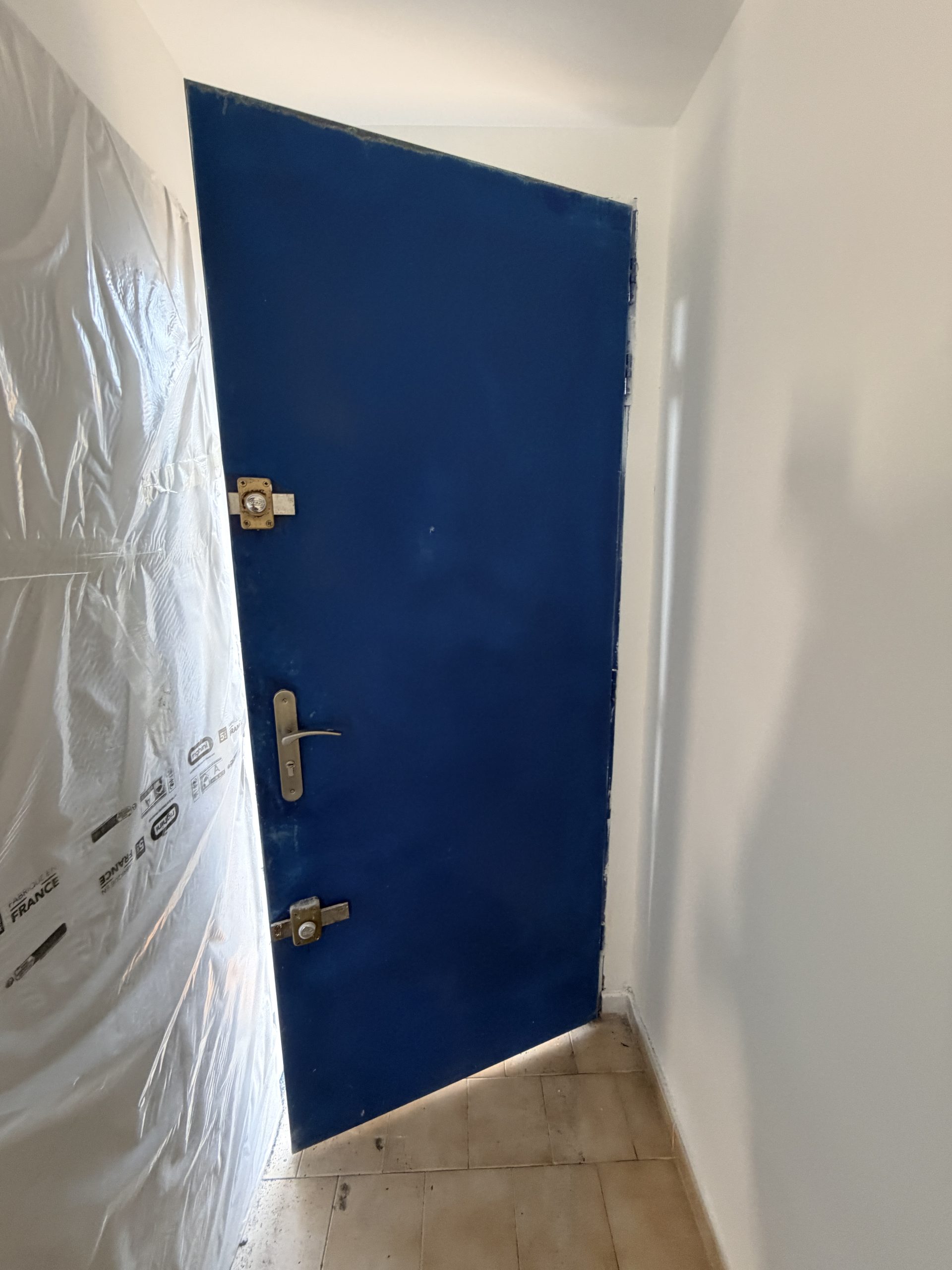 Traitement de l'intérieur de la porte d'entrée