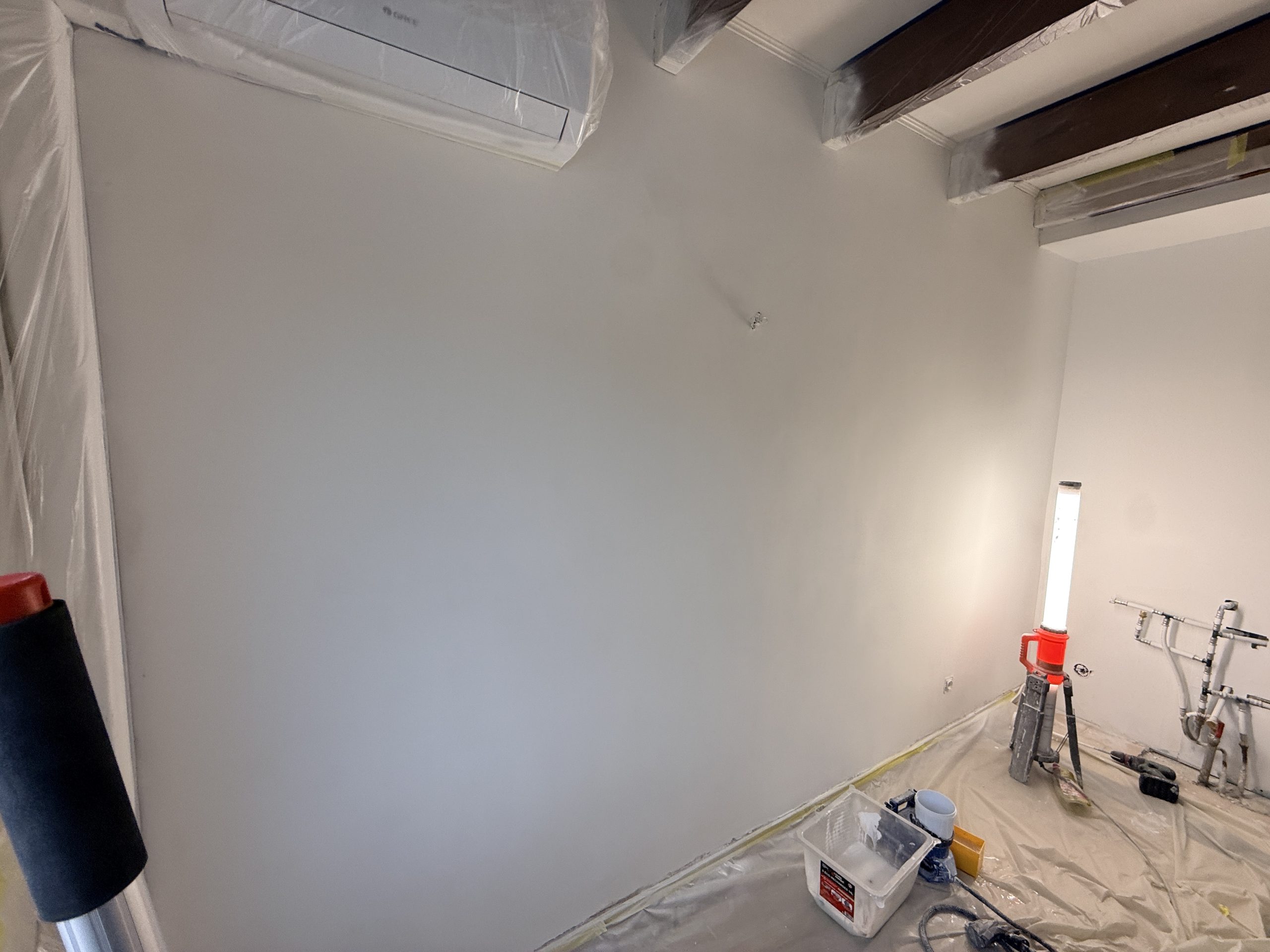 Espace fini côté entrée après peinture