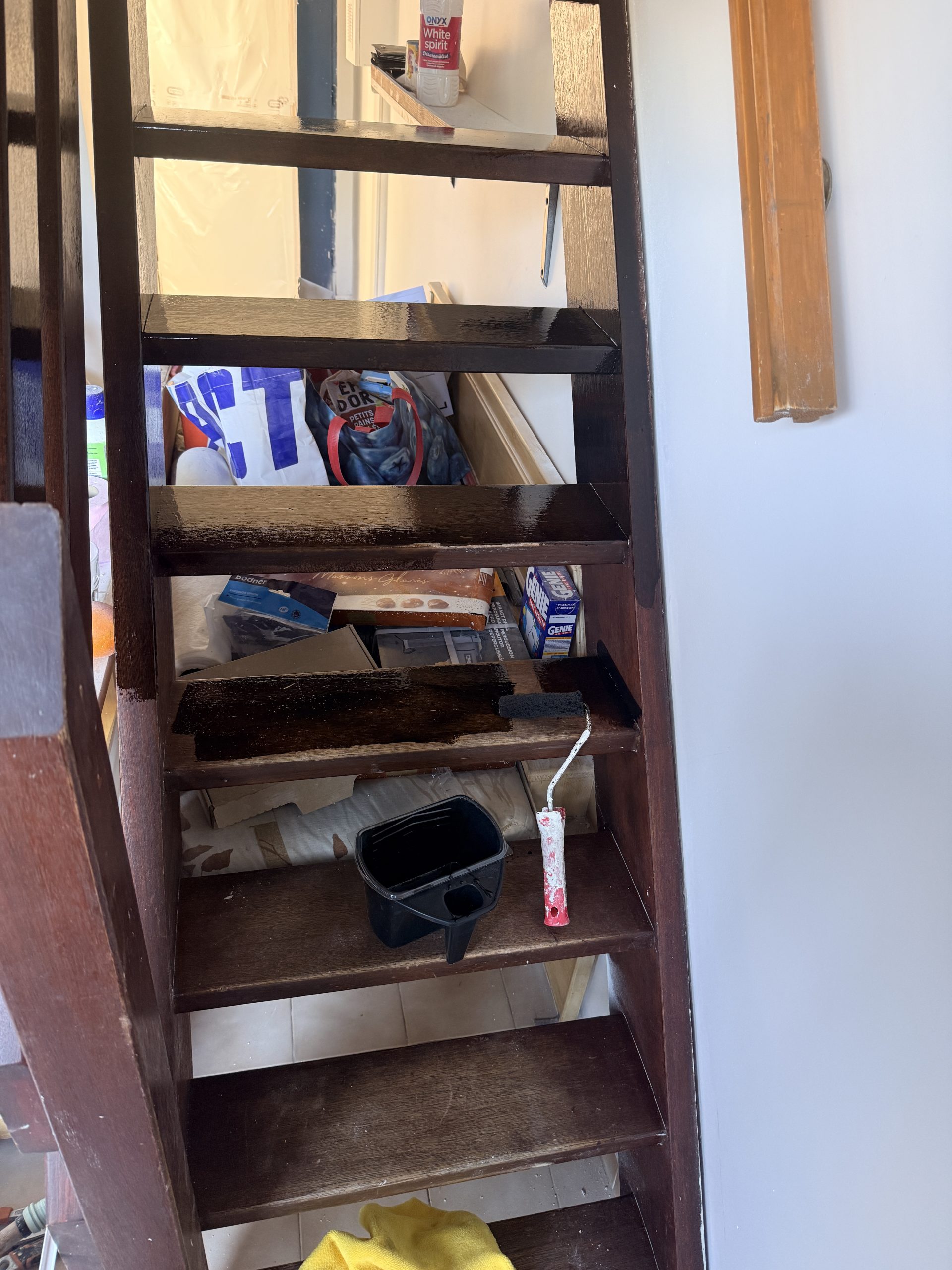 Peinture des marches de l'escalier