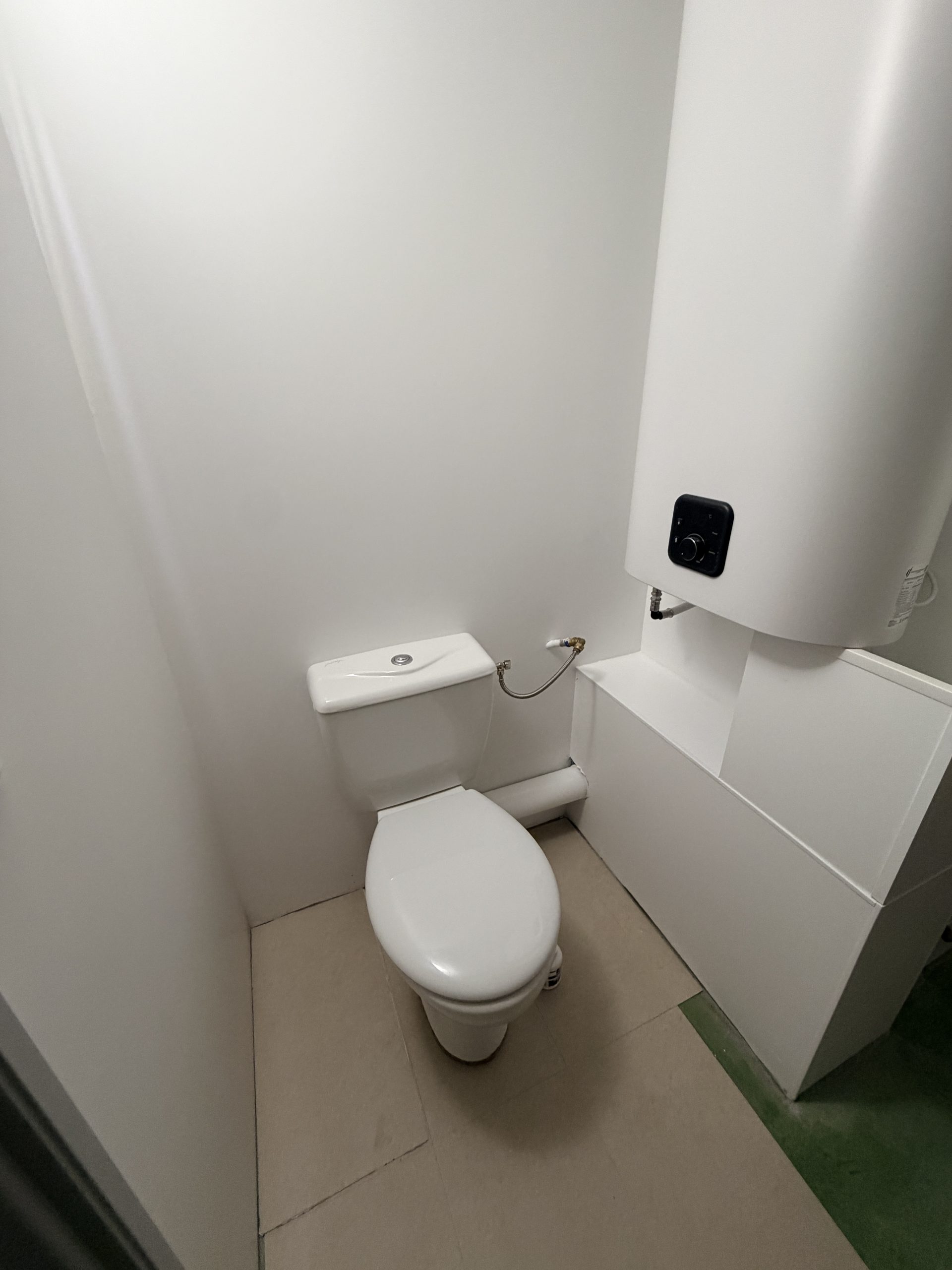 WC raccordé aux réseaux neufs