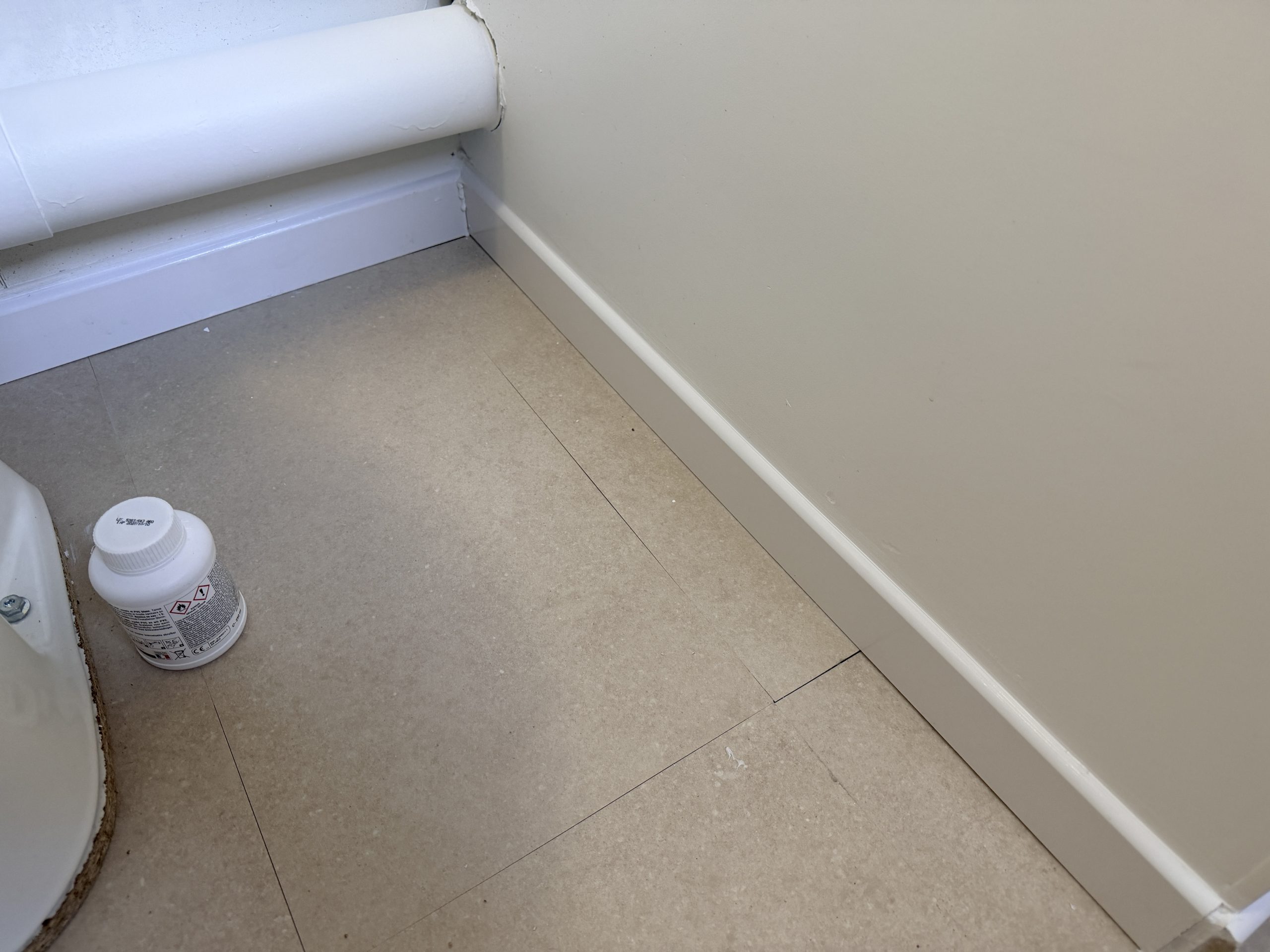 WC en place et finitions Frontignan
