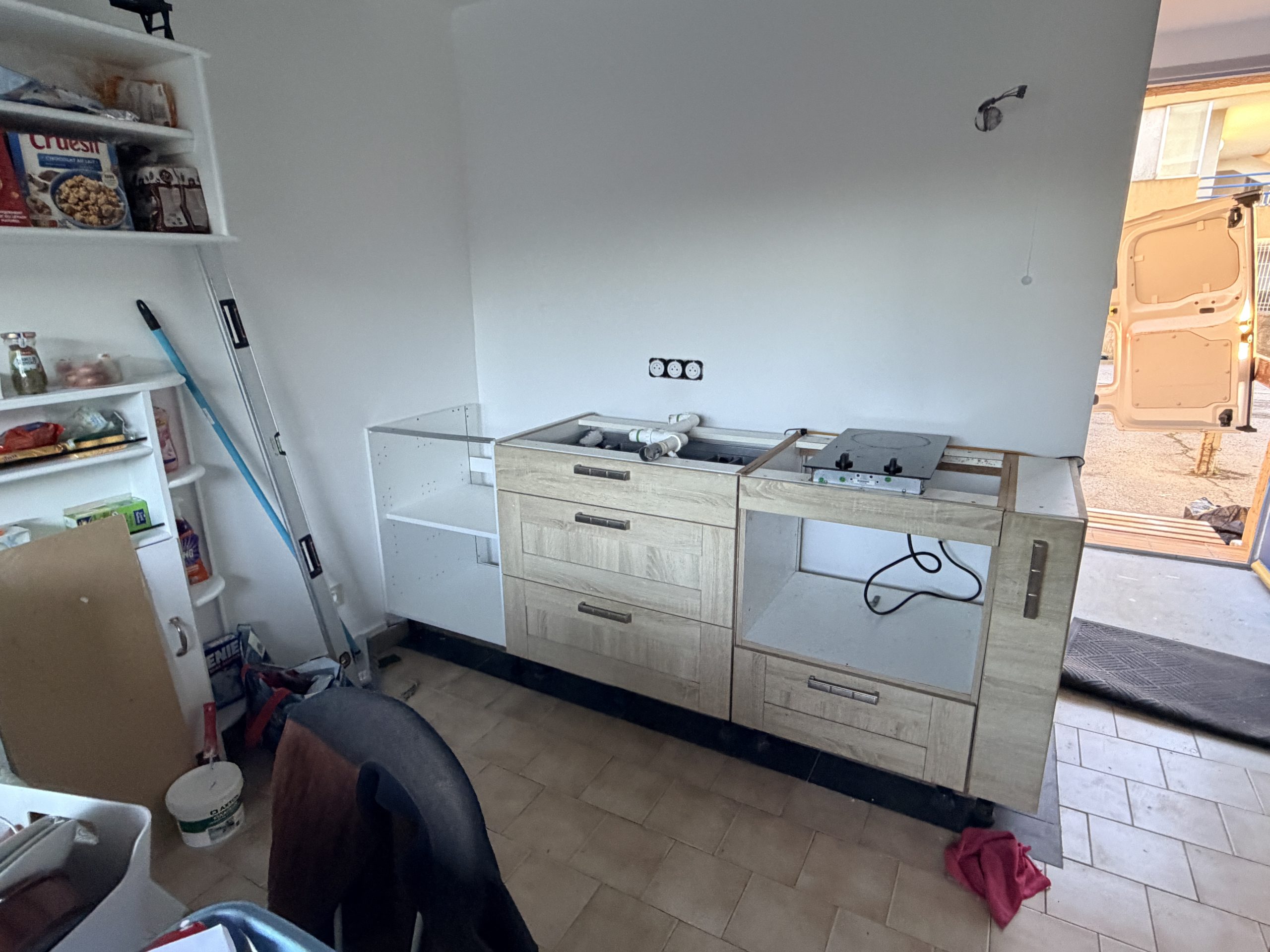 Repose des meubles bas de cuisine Frontignan