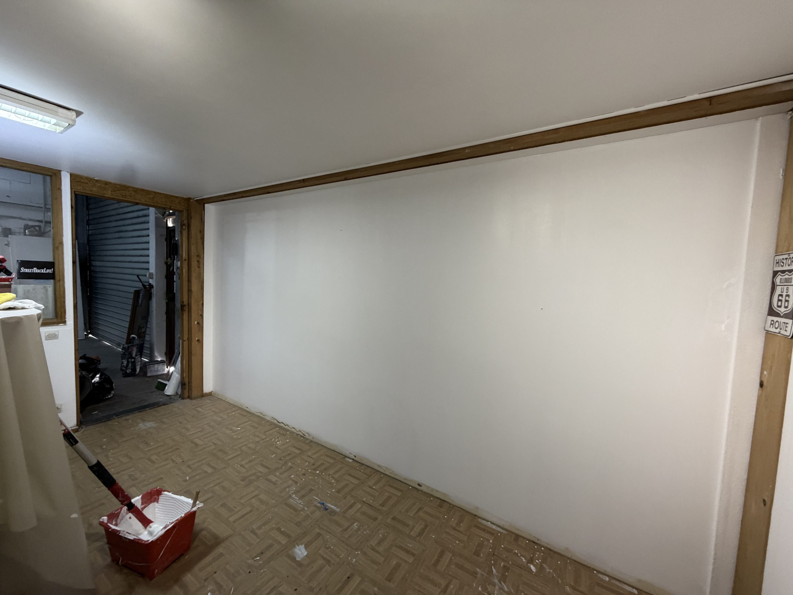 Bureau lumineux après peinture