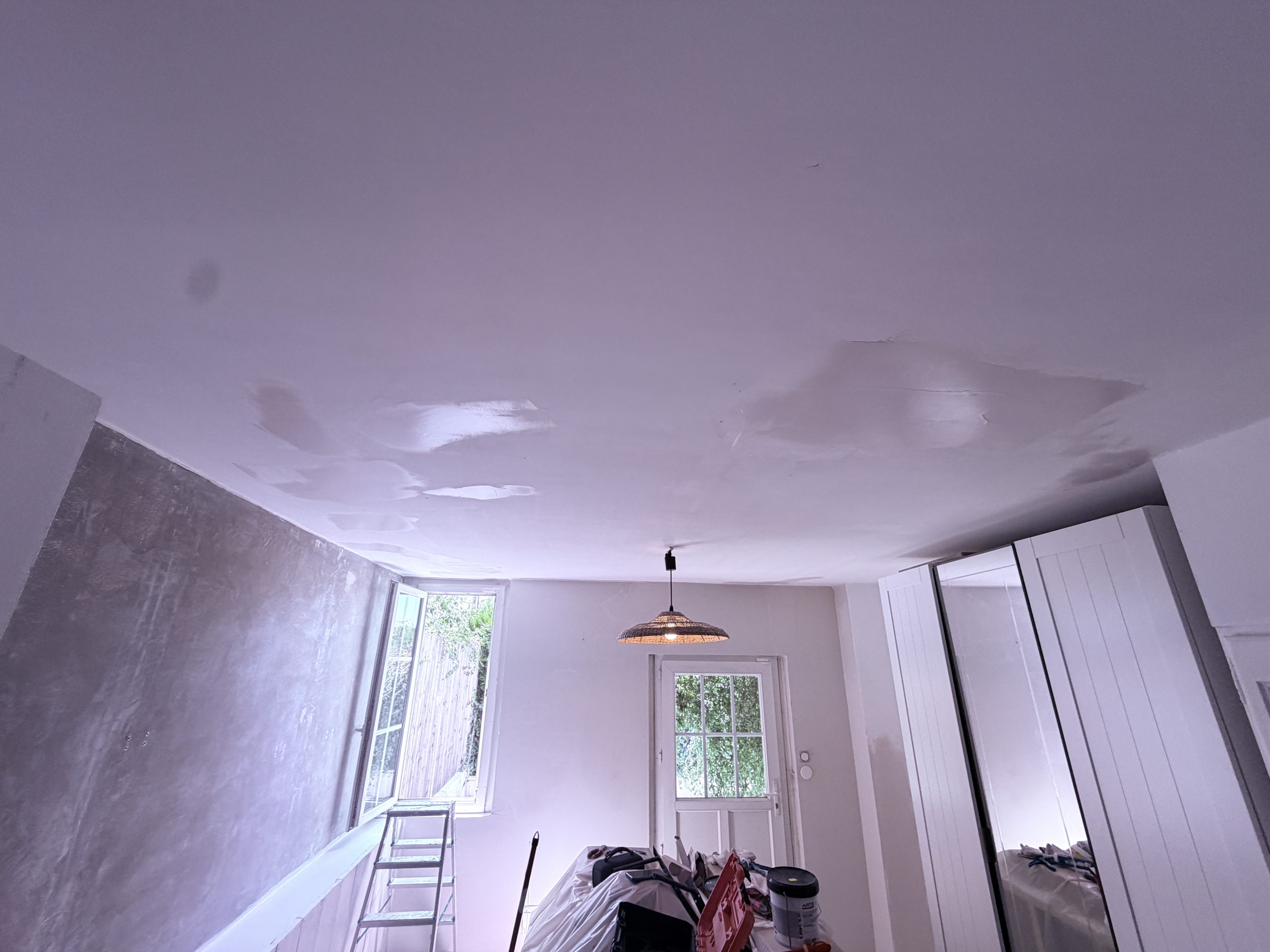 Reprise d'enduit sur le plafond