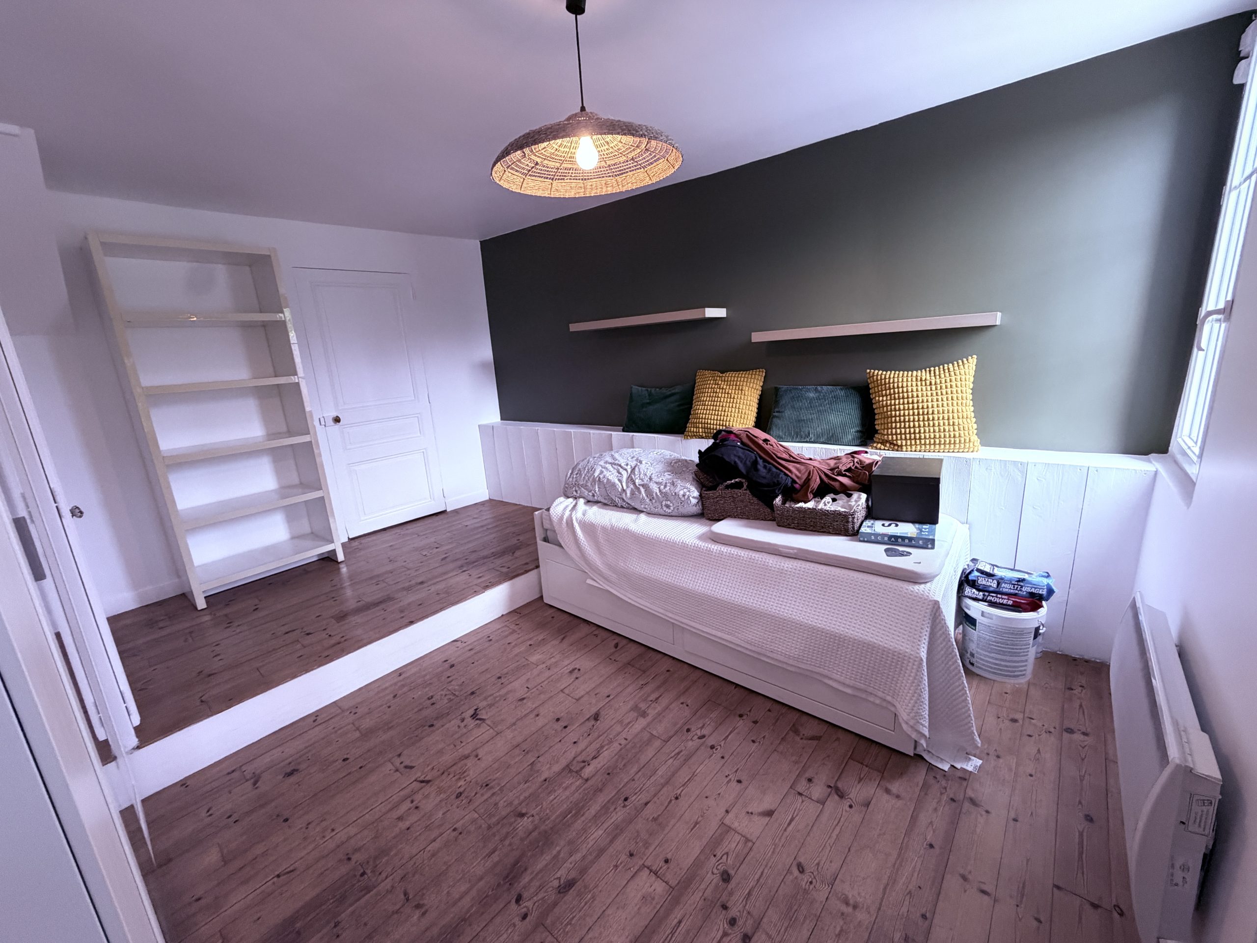 Pièce lumineuse après rénovation