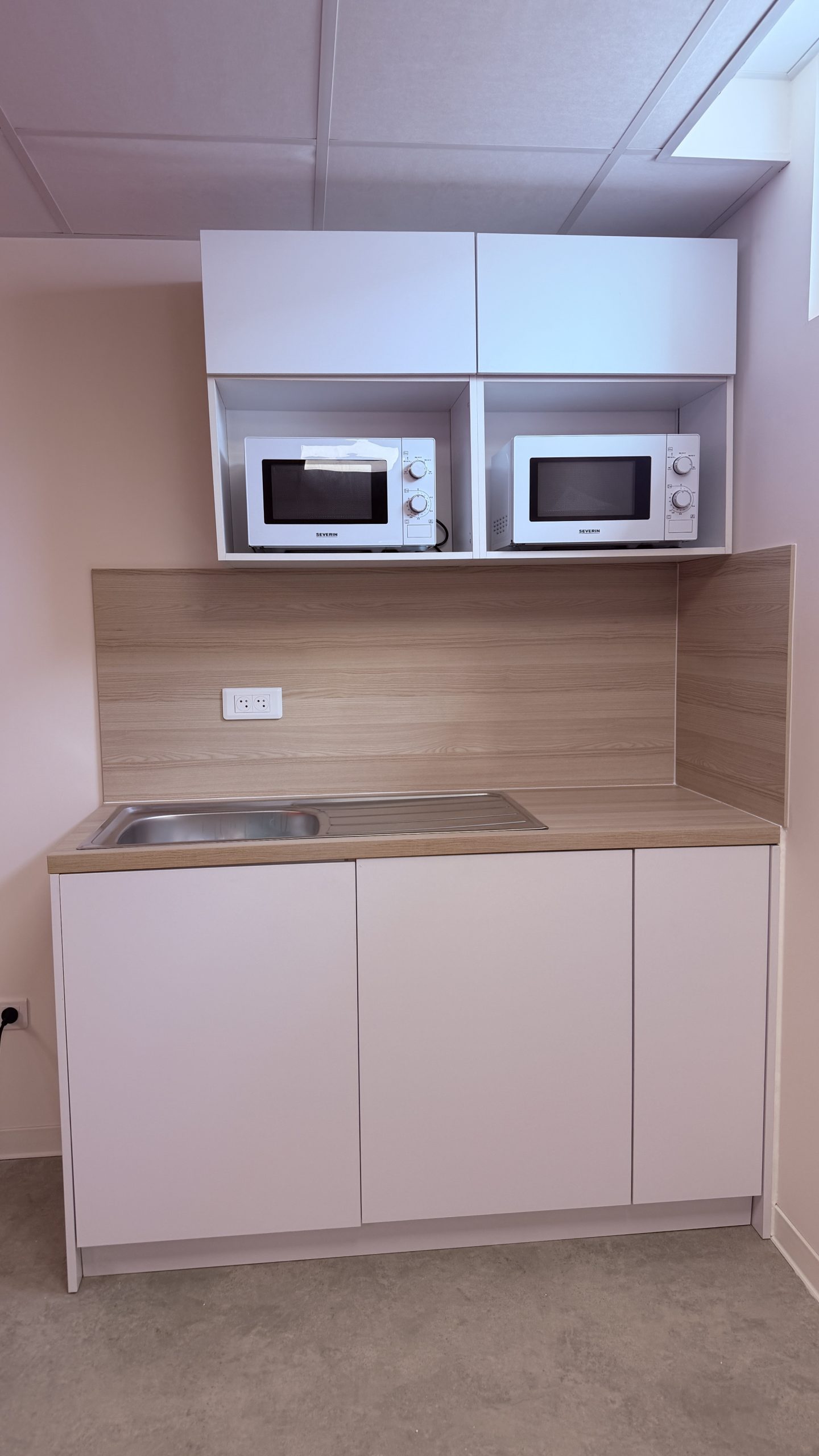 Cuisine 2 terminée avec micro-ondes intégrés